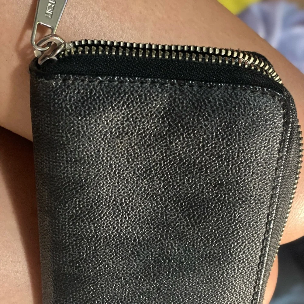 Michael kors wallet - Picture 9 of 13